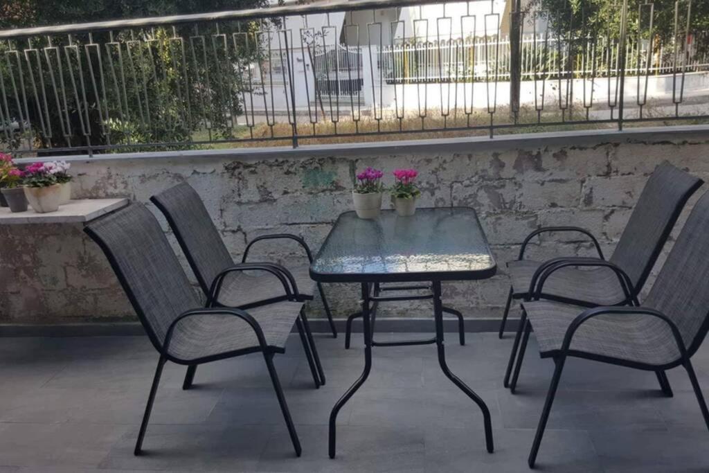 Appartamento Ευρύχωρο Σπίτι Στην Πάτρα Esterno foto